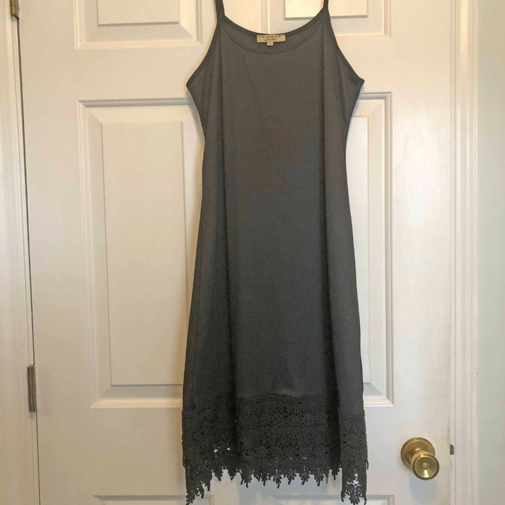 EIKOSI SLIP/DRESS IN BLACK Lace Bottom Size Large